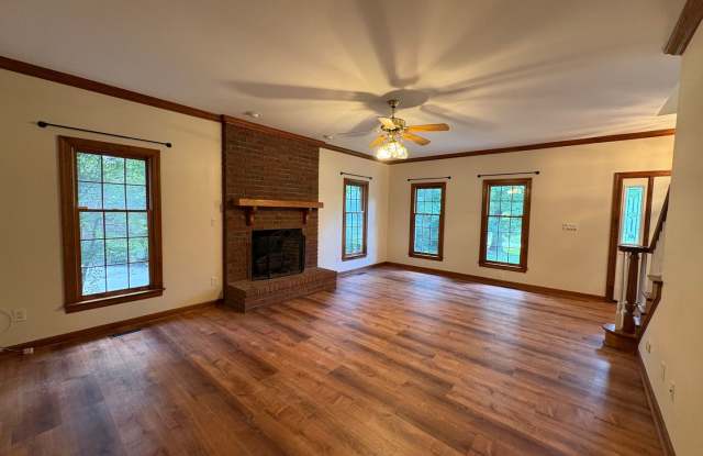 Beautiful 3BR/2.5BA Home in Trent Woods Gallery 4