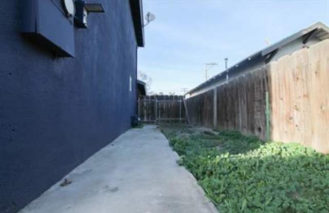 201 E Sequoia Ave Gallery 2