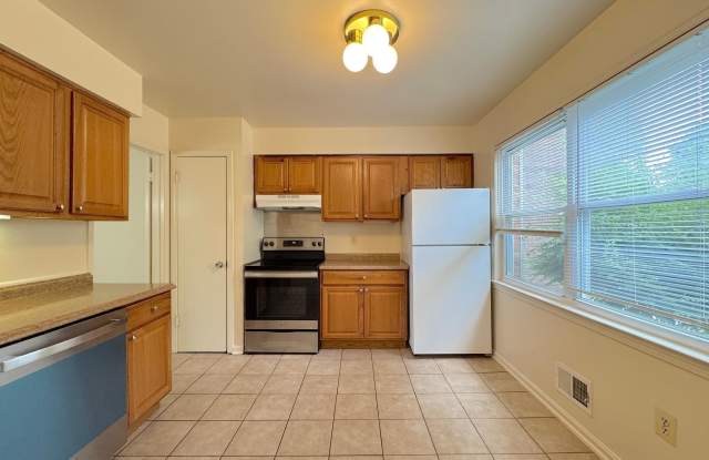 4104 SIDEBURN Road Gallery 4