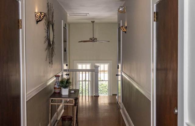 Charming Downtown Orlando 1/1 Corner Condo Near Lake Eola! Gallery 4
