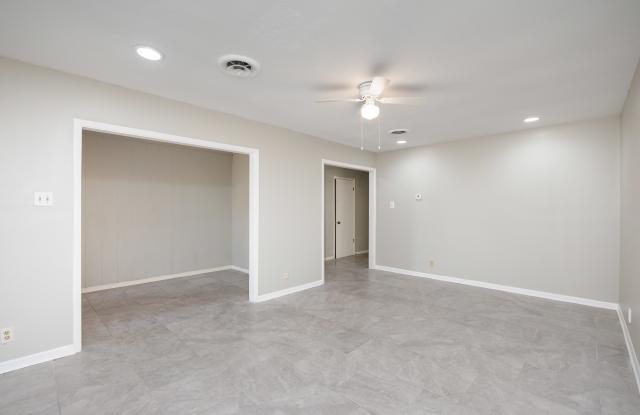 207 Blanco Gallery 2