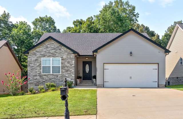 Fish, Swim or Canoe from your backyard! Beautiful 3 bed 2 bath with large Fenced in backyard! - 1804 Rains Road, Clarksville, TN 37042