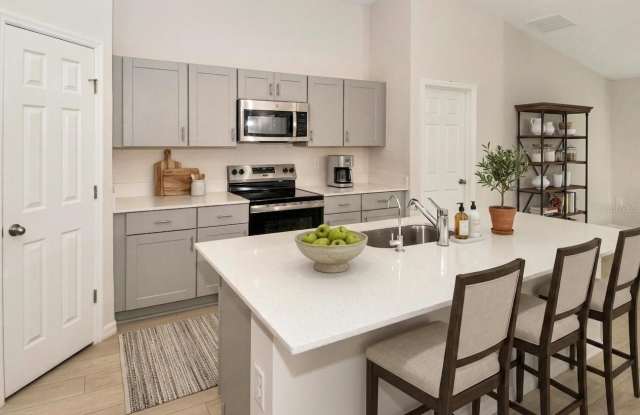 2279 CANYON OAK Drive Gallery 1