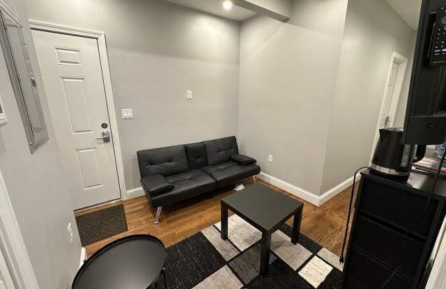 1room rent in for 4bed  in Allston. photos photos