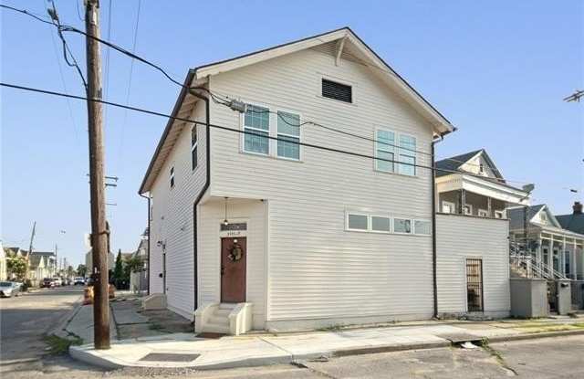 2703 AMELIA Street photos photos