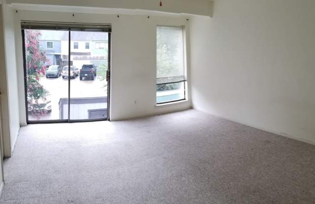 3 Bed 1.5 Bath $1000 Gallery 1