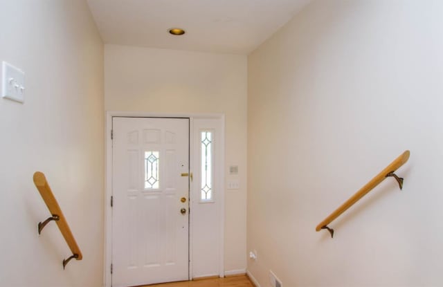 460 Village Oaks Gallery 2
