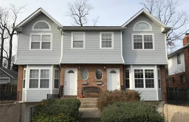 29 Hickory - 29 Hickory Road, Manorhaven, NY 11050