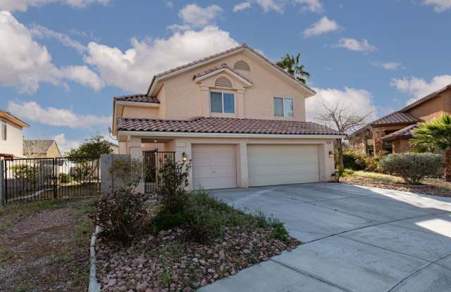 Four bedroom NW with enormous grass backyard and solar included photos photos