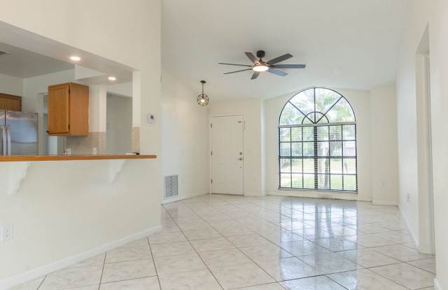 2254 Matthew Circle Gallery 4