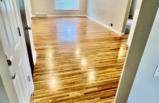 3636 Douglas Road, Apt 2 Gallery 2