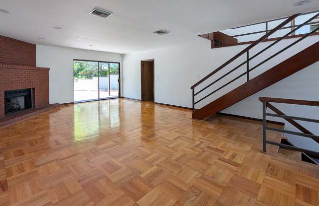 545 Hillgreen Dr Gallery 4