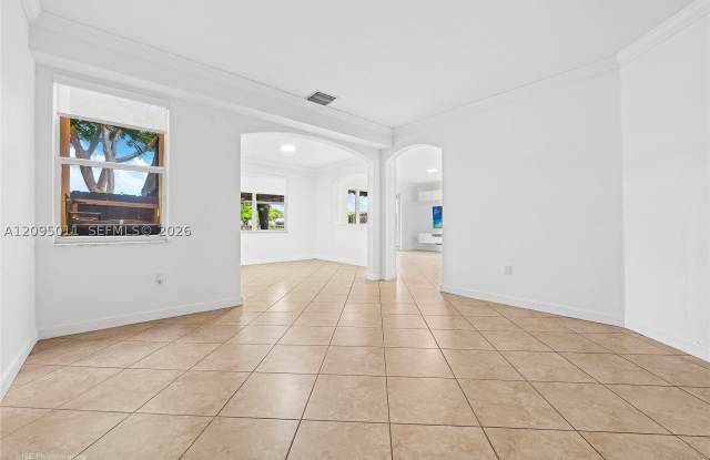 8666 NW 109th Ct Gallery 4