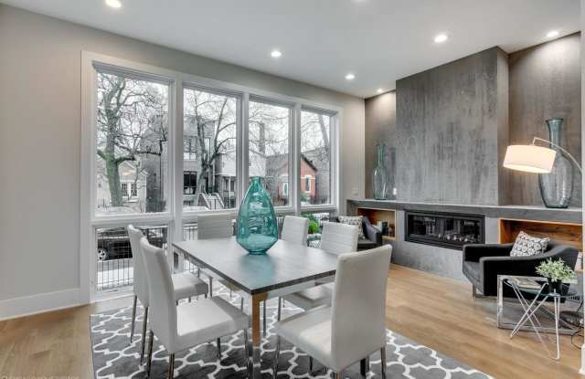 2068 North Oakley Avenue Gallery 4