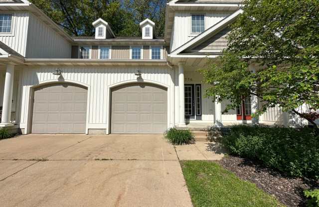 Beautiful 2 Bedroom Townhouse! photos photos