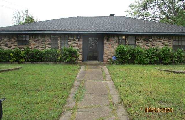 1801 W Terrace Street - 1801 West Terrace Drive, Grand Prairie, TX 75050
