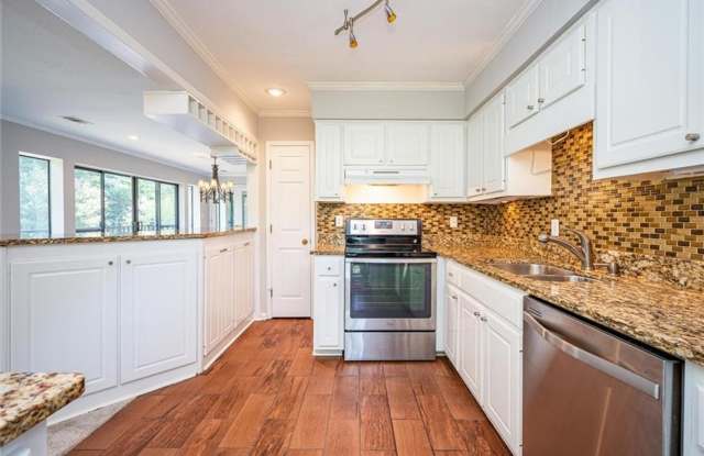 Charming 2BR Condo in Atlanta Gallery 4