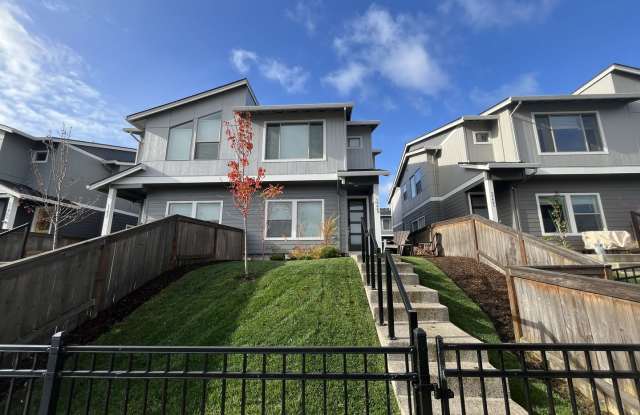 Gorgeous 3BR Home with Open Main Level  Large Primary Suite photos photos