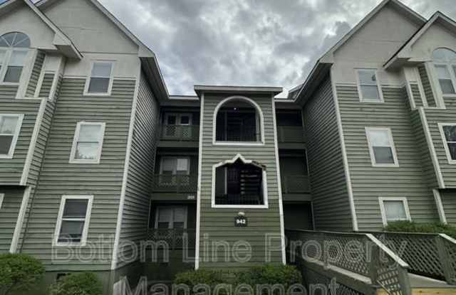 942 Stewarts Creek Gallery 1