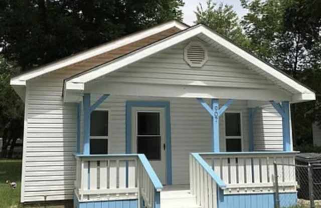 907 B St Se Gallery 1
