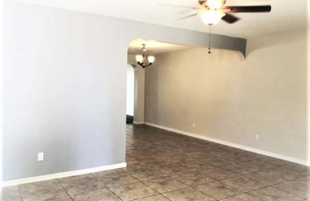 6819 N 10th Pl Gallery 4