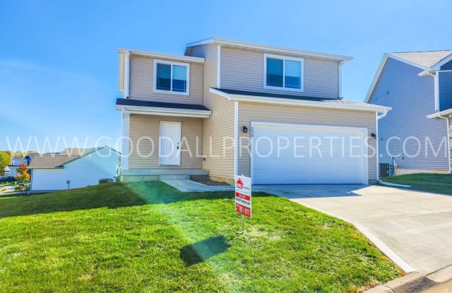 228 Maple Ave - 228 Maple Avenue, Norwalk, IA 50211