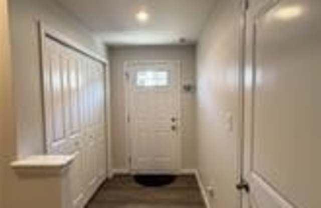 2027 Petersen Way Gallery 2