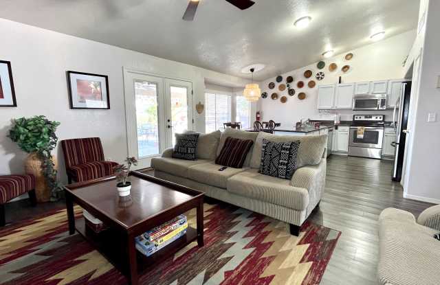 10726 West Echo Lane Gallery 3