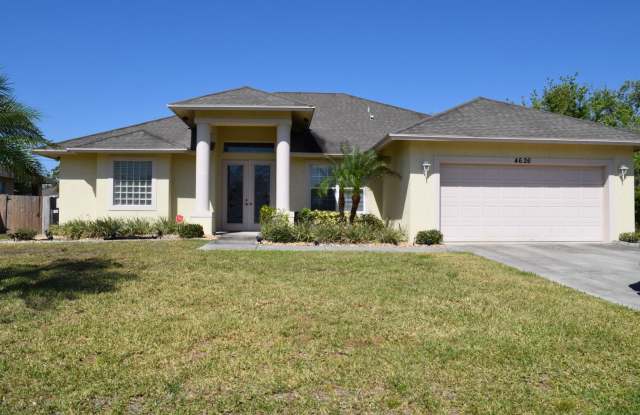 Available June 15th 4626 SW Vahalla Street photos photos