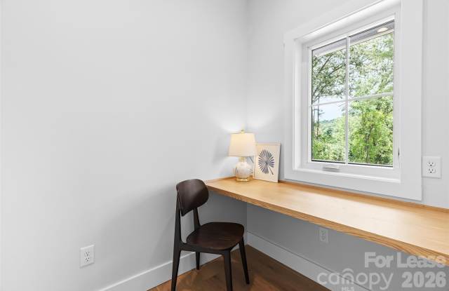 8 Wildwood Park Knoll Gallery 2