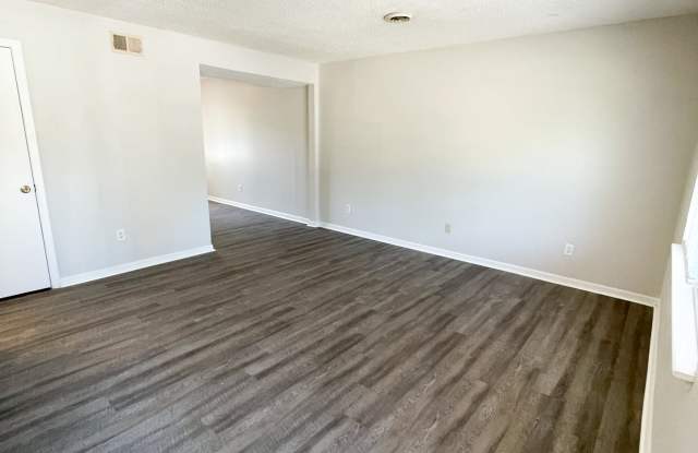 4605 Grove Park Ln Gallery 3