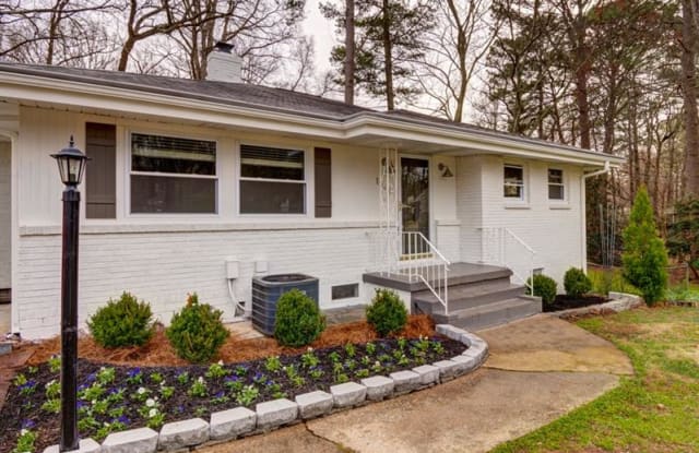 1114 Oakview Drive SE - 1114 Oakview Dr, Smyrna, GA 30080