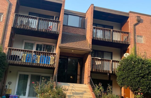 10722 WEST DRIVE - 10722 West Drive, Fairfax, VA 22030