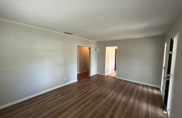 Charming 3-bed/1-bath single-family home available now! Gallery 4
