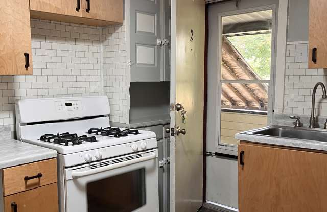 1504 15th Street2nd Floor - 1504 15th Street, Altoona, PA 16601