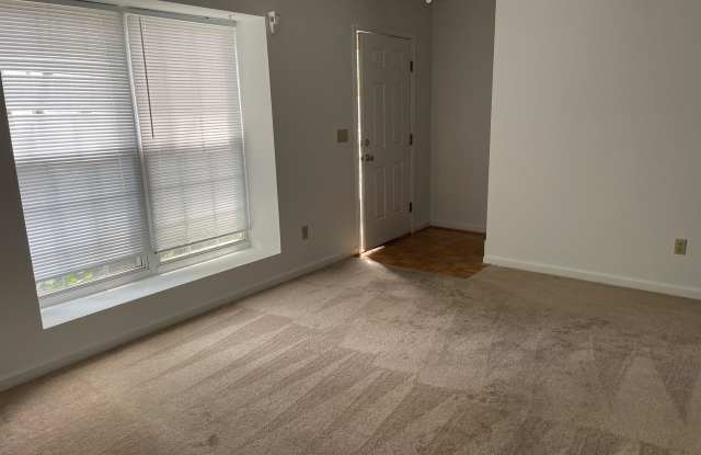 125 Waterbury Court - 1 Gallery 4