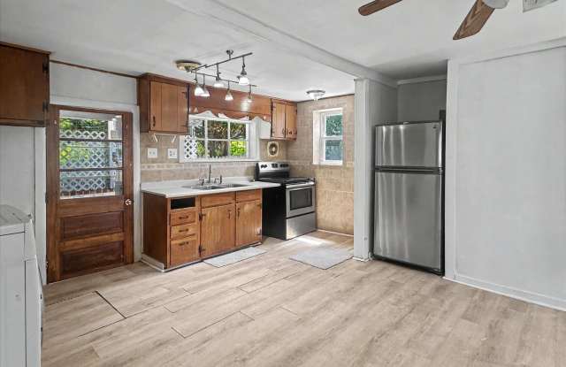 5949 CONOVER Road Gallery 3