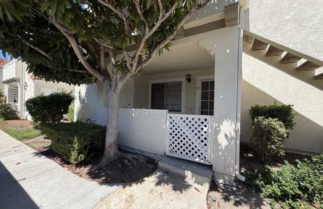 Lower: 2 Bedroom 2 Bath Gallery 1