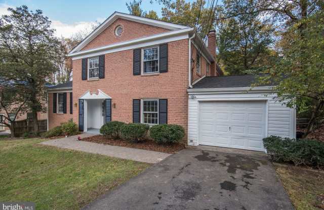 2290 DUNSTER LANE Gallery 2