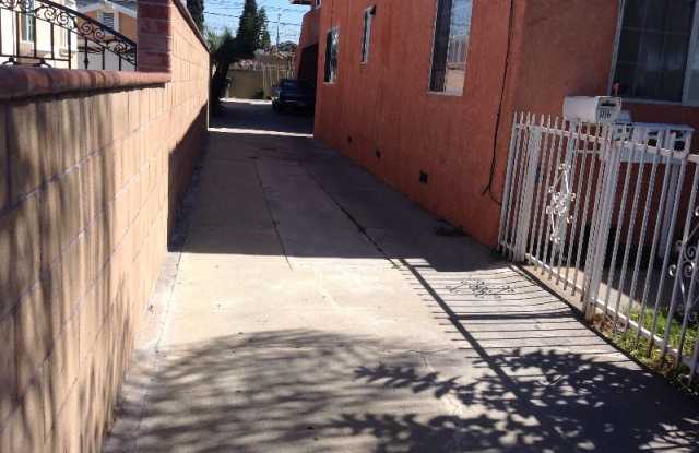 1116 1/2 Clela Ave. Gallery 2