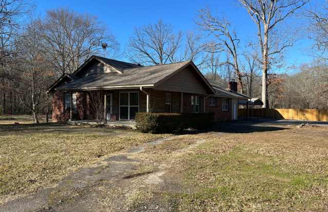 8018 Mabelvale Pike, Little Rock AR 72209 - Large 4br 3ba with tons of updates on huge lot photos photos