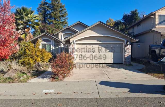 Updated 3 Bed, 2 Bath Home - Solar - Great Room with fireplace, Vaulted Ceilings Close to Shopping, Schools, & Parks! Gallery 1