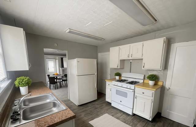 328 & 328 1/2 S Talley Ave photos photos