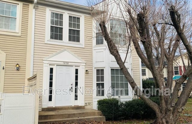 12132 Salemtown Dr - 12132 Salemtown Drive, Lake Ridge, VA 22192