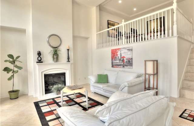 66 Fringe Tree Gallery 4