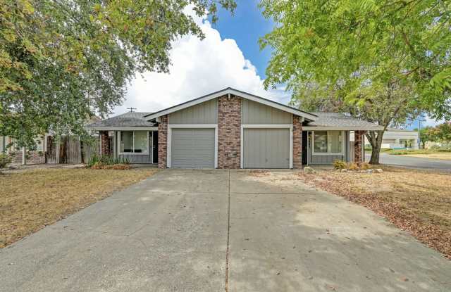 9685-9687 Lake Natoma Drive Gallery 1