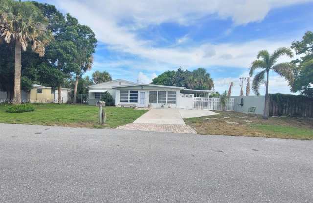 1624 NE Orion St - 1624 Northeast Orion Street, Jensen Beach, FL 34957