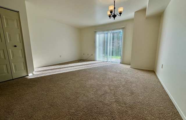 North Hills 3 Bedroom Townhome! In-Unit Washer & Dryer + Equipped Kitchen with Dishwasher! Call Today! Gallery 2