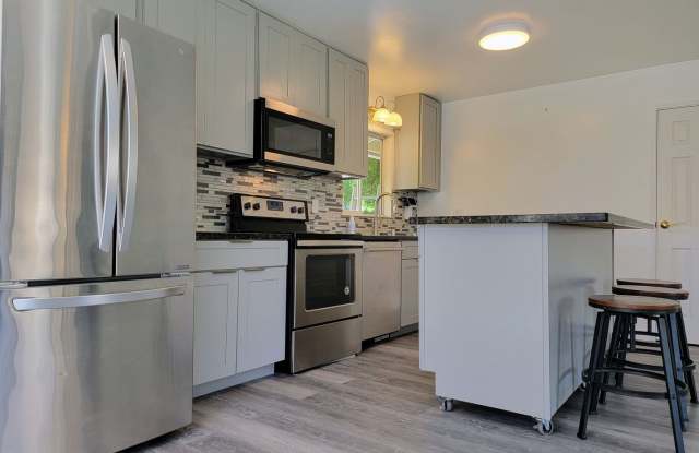 For Rent | A spacious 3 bd, 2 bath single family home with 2 car cover garage photos photos