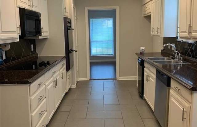 2417 Stone Creek Drive Gallery 4